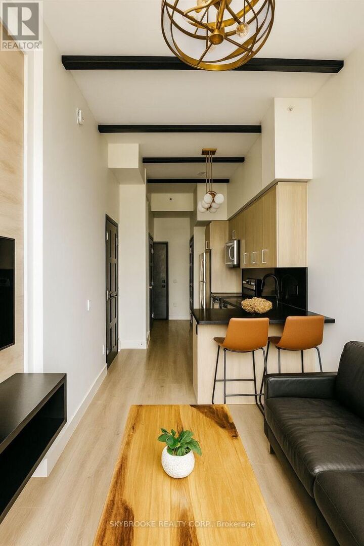 Property Photo:  145 Columbia Street West 201  ON N2L 0K7 