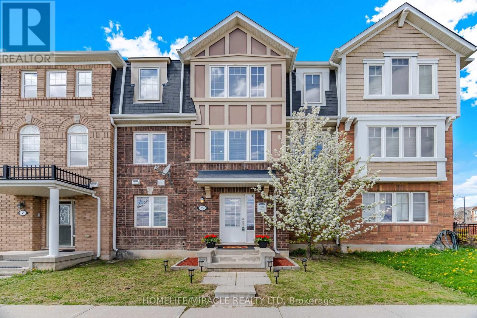 Property Photo: 5 Veterans Drive ON L7A 0T8