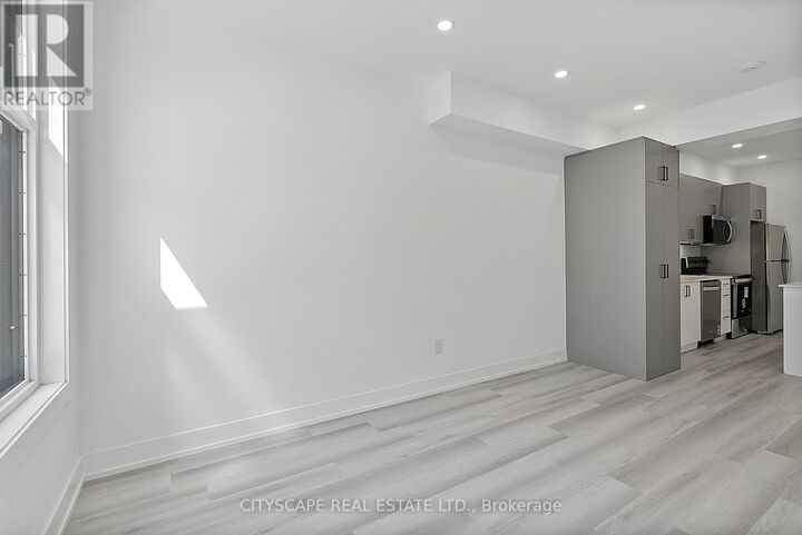 Property Photo:  587 Oakwood Avenue 2 - Main  ON M6E 2X8 