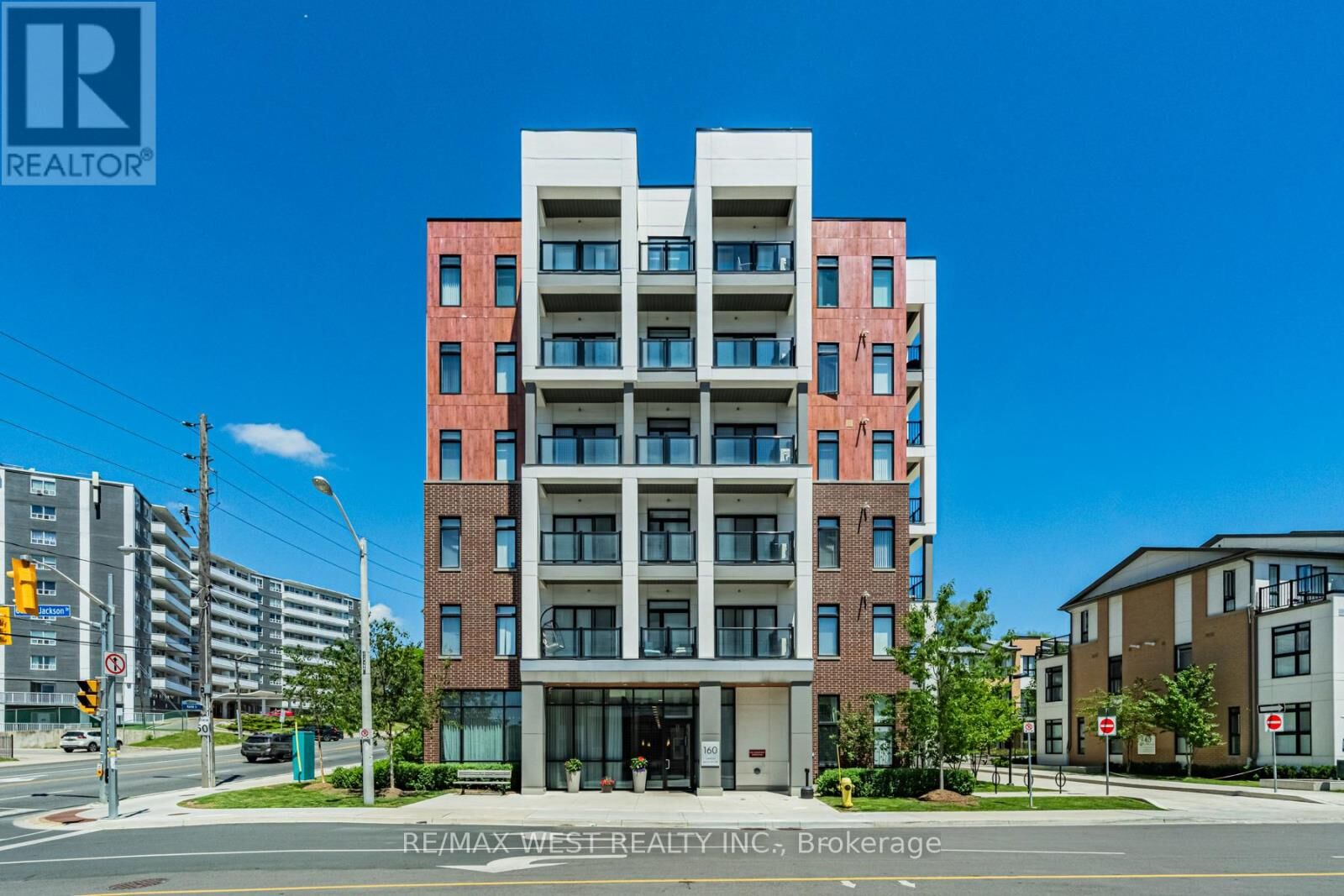 Property Photo:  160 Canon Jackson Drive 108  ON M6M 0B6 