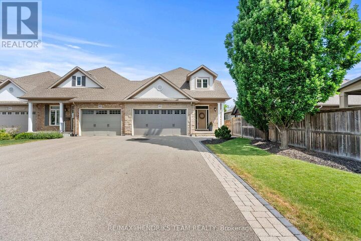 Property Photo:  85 Videl Crescent North  ON L2W 0A3 