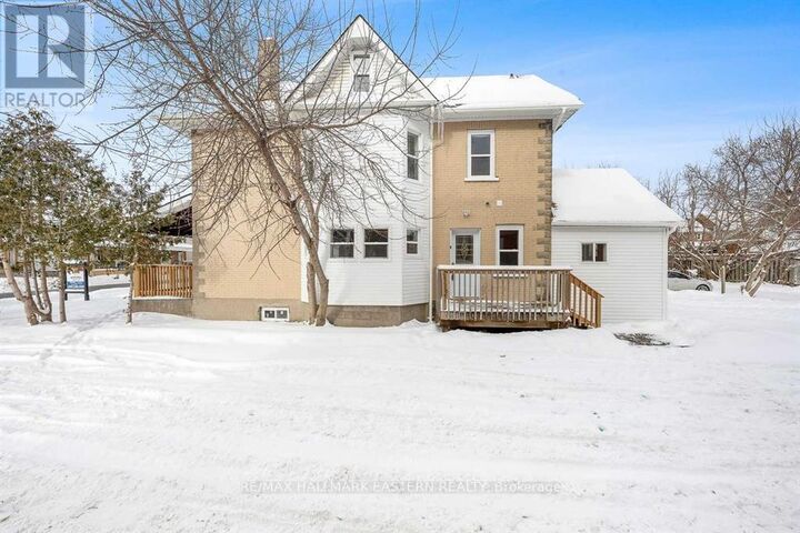 Property Photo:  184 Park Street North Main Floor  ON K9J 3P6 