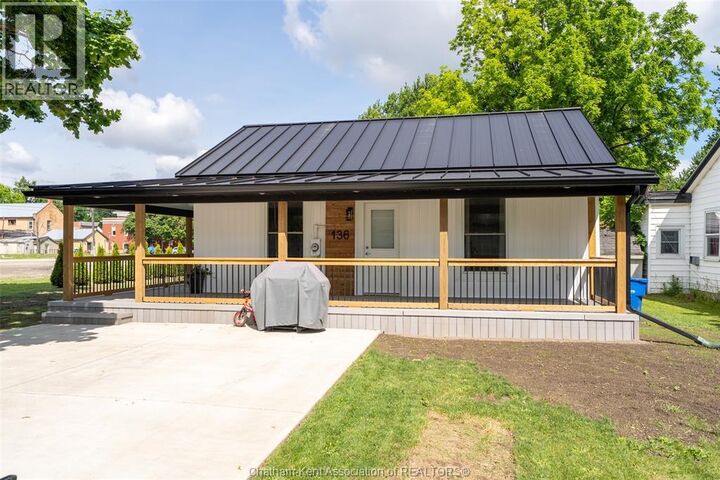 Property Photo:  136 Oak Street East  ON N0P 1C0 