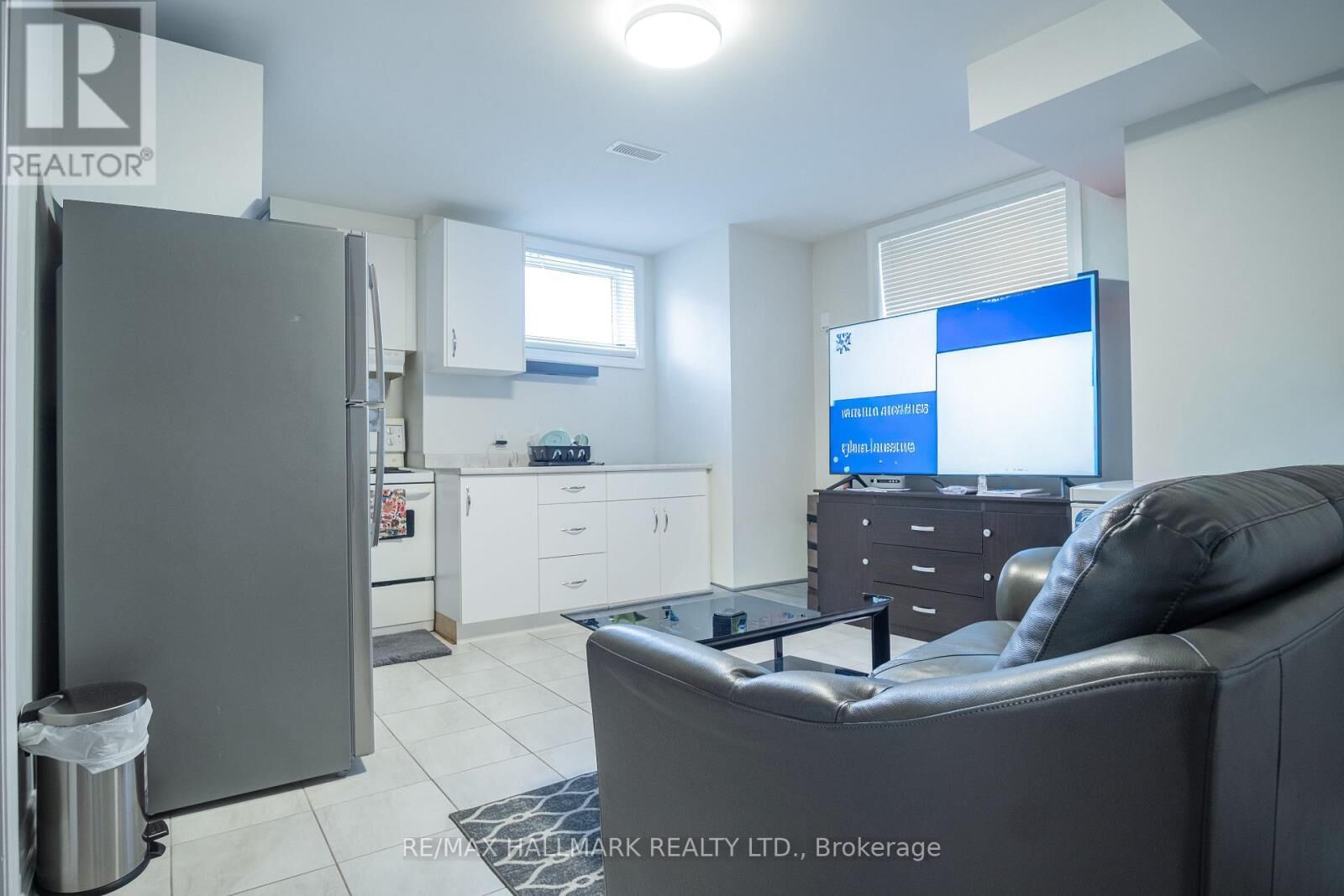 Property Photo:  35 Roberta Drive 2  ON M6A 2J6 