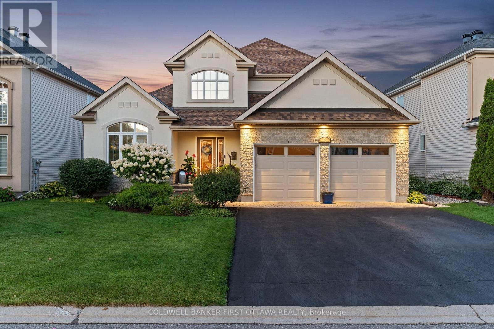 Property Photo:  6 Blackshire Circle  ON K2J 5L8 