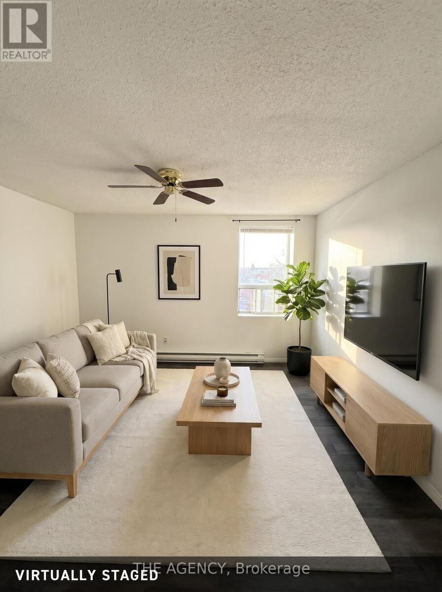 Property Photo:  45 King Avenue West 10  ON L1B 1H2 