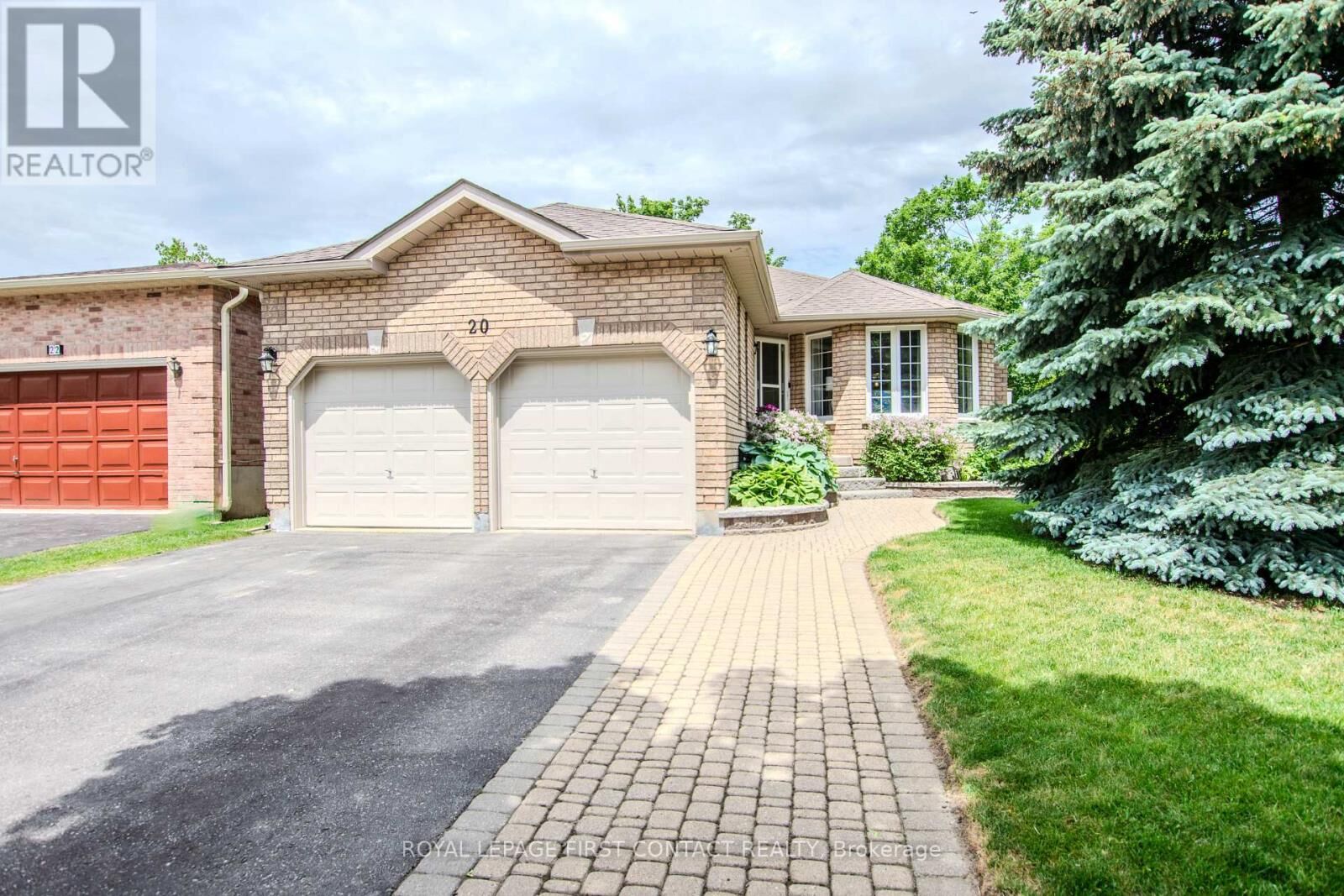 Property Photo:  20 McVeigh Drive  ON L4N 7E2 