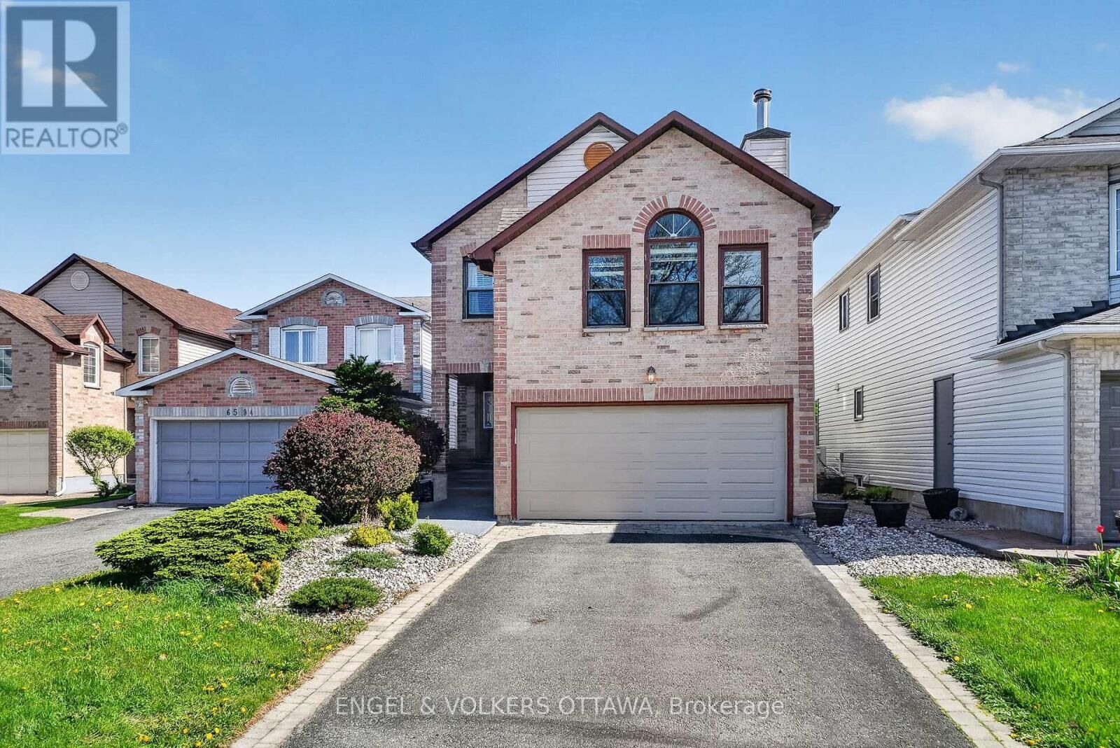 Property Photo:  6592 Windsong Avenue  ON K1C 6M9 