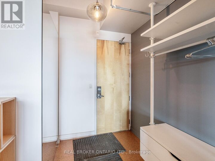 Property Photo: 160 Baldwin Street 405 ON M5T 1L8