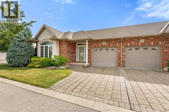Property Photo:  15 Oakgrove Lane  ON N7L 5R9 