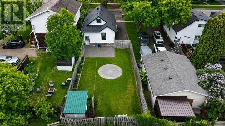 Property Photo:  102 Kenogami Ave S  ON P7B 4R7 