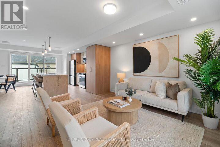 Property Photo:  34 Poplar Avenue Unit 4  ON M9B 3R4 