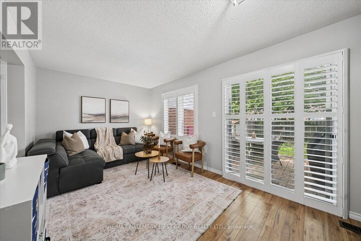 Property Photo:  95 Vail Meadows Crescent  ON L1C 4T3 