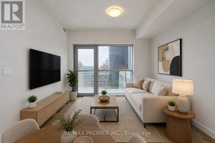 Property Photo:  60 Frederick Street 402  ON N2H 0C7 