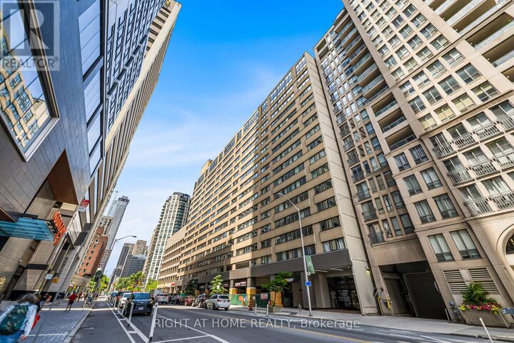 Property Photo: 360 Bloor Street East 411 ON M4W 3M3