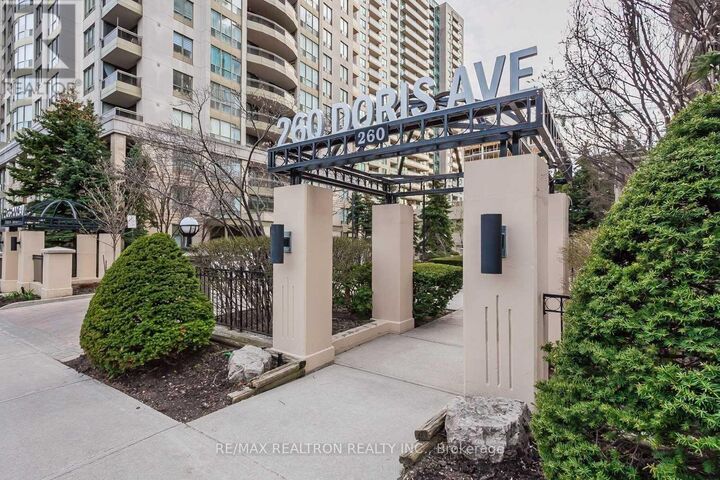 Property Photo: 260 Doris Avenue 1606 ON M2N 6X9