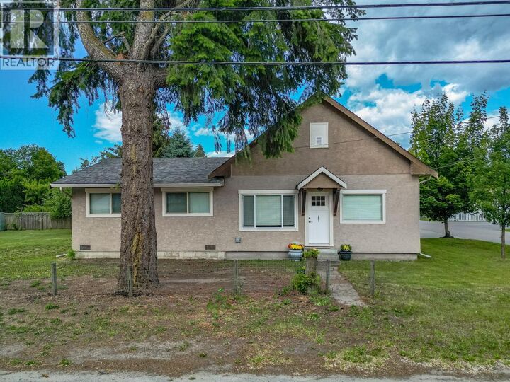 Property Photo: 2875 Becker Street BC V0E 1B2