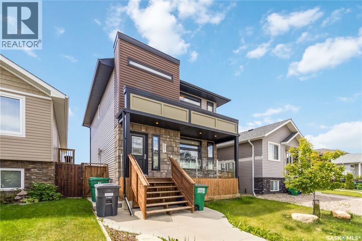 Property Photo:  527 Kloppenburg Crescent  SK S7W 0P1 