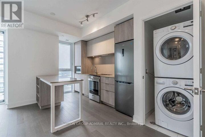 Property Photo: 70 Annie Craig Drive 2103 ON M8V 0C4