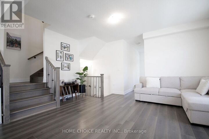 Property Photo:  32 Ferragine Crescent  ON L3Z 2A6 