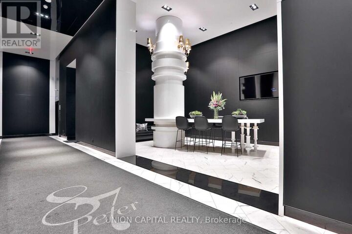 Property Photo:  87 Peter Street 1909  ON M5V 0P1 
