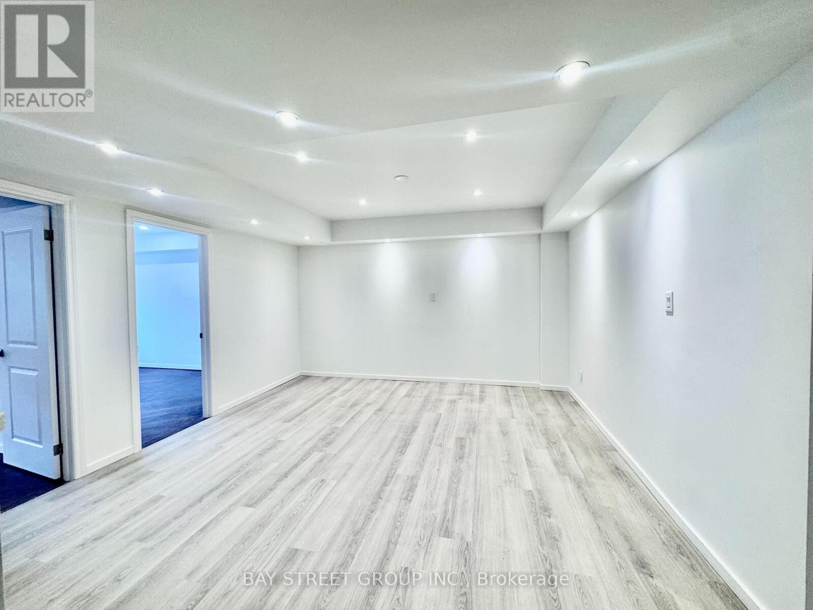 Property Photo:  373 Eglinton Avenue West 2nd  ON M5N 1A3 