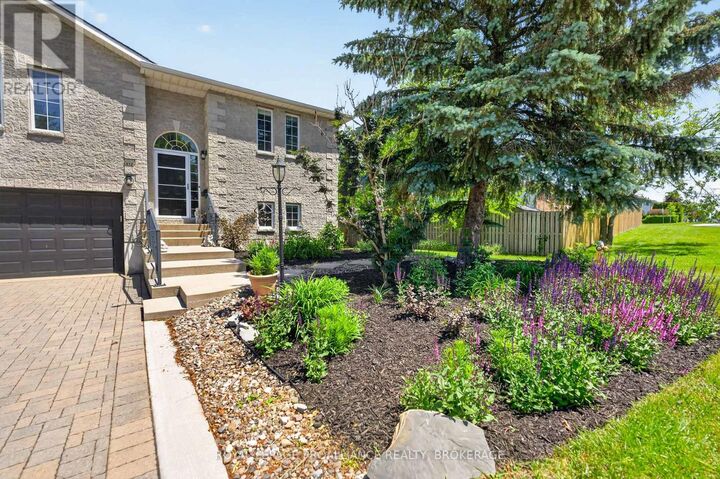 Property Photo:  412 Malabar Drive  ON K7M 8Z5 