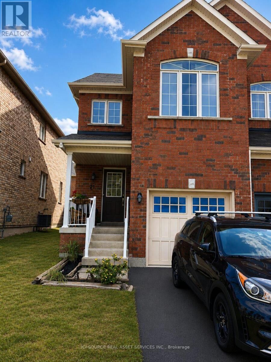 Property Photo: 21 Heritage Hollow Estate Street ON L4S 2X4