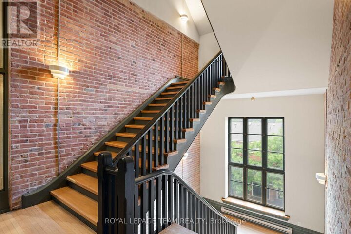 Property Photo: 589 Rideau Street 404 ON K1N 6A1