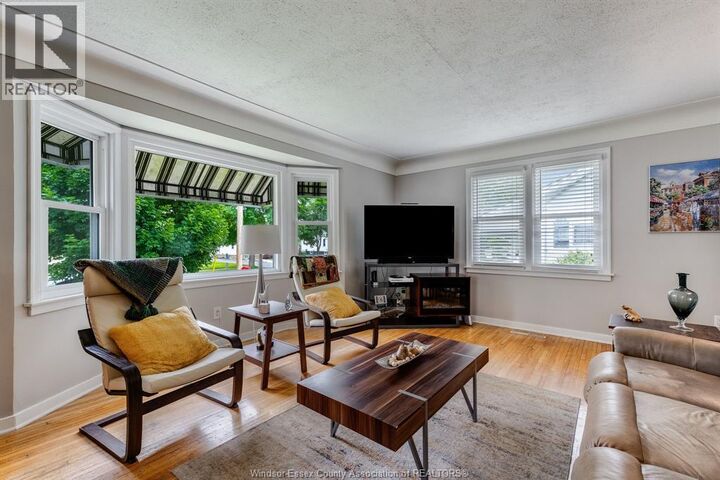 Property Photo:  21 Prospect Street  ON N9Y 1M6 