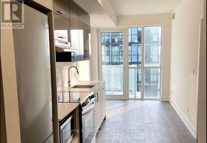 Property Photo:  188 Fairview Mall Drive 1702  ON M2J 0H7 