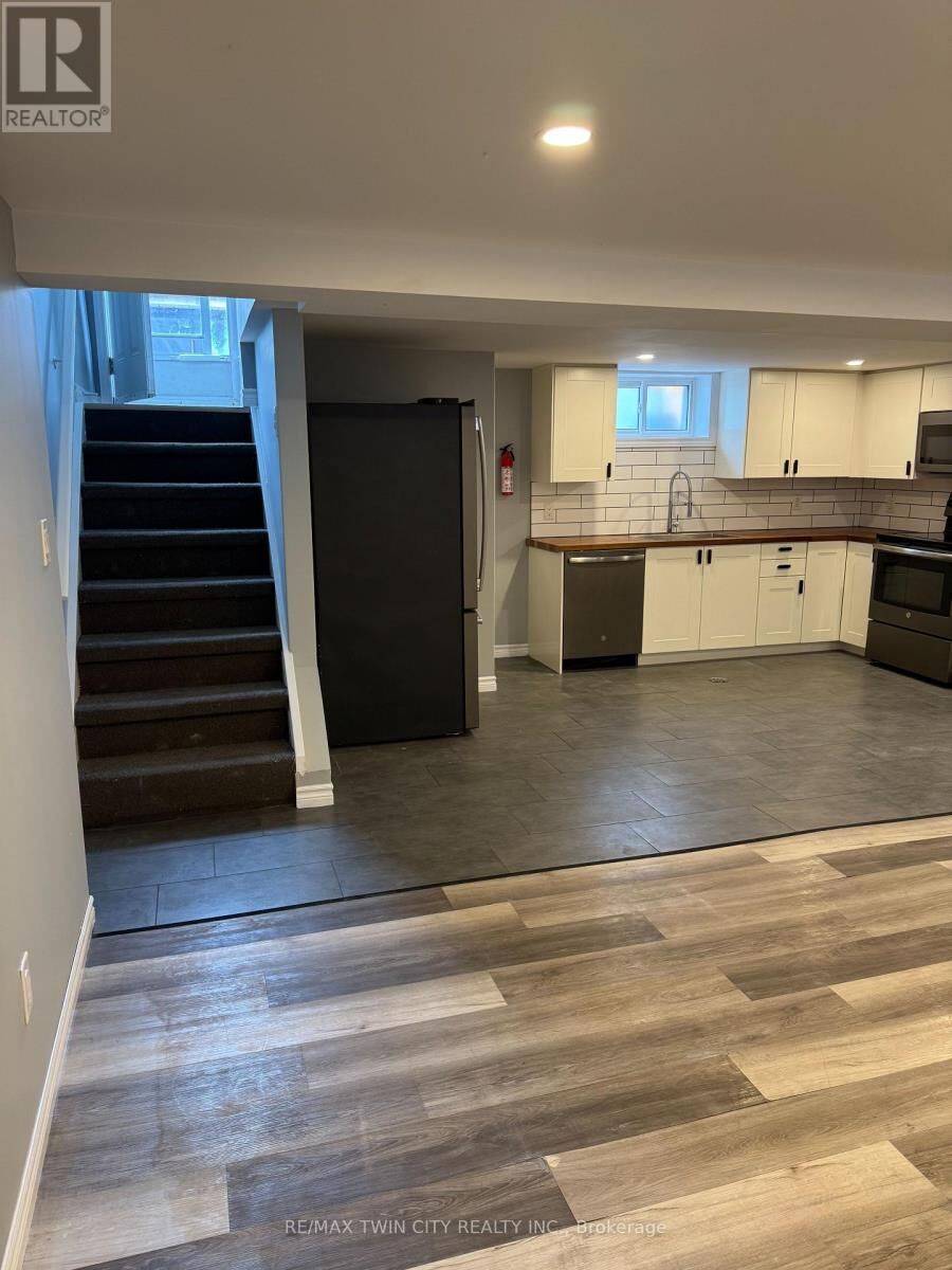 Property Photo:  46 Linden Avenue  ON N3S 7E5 