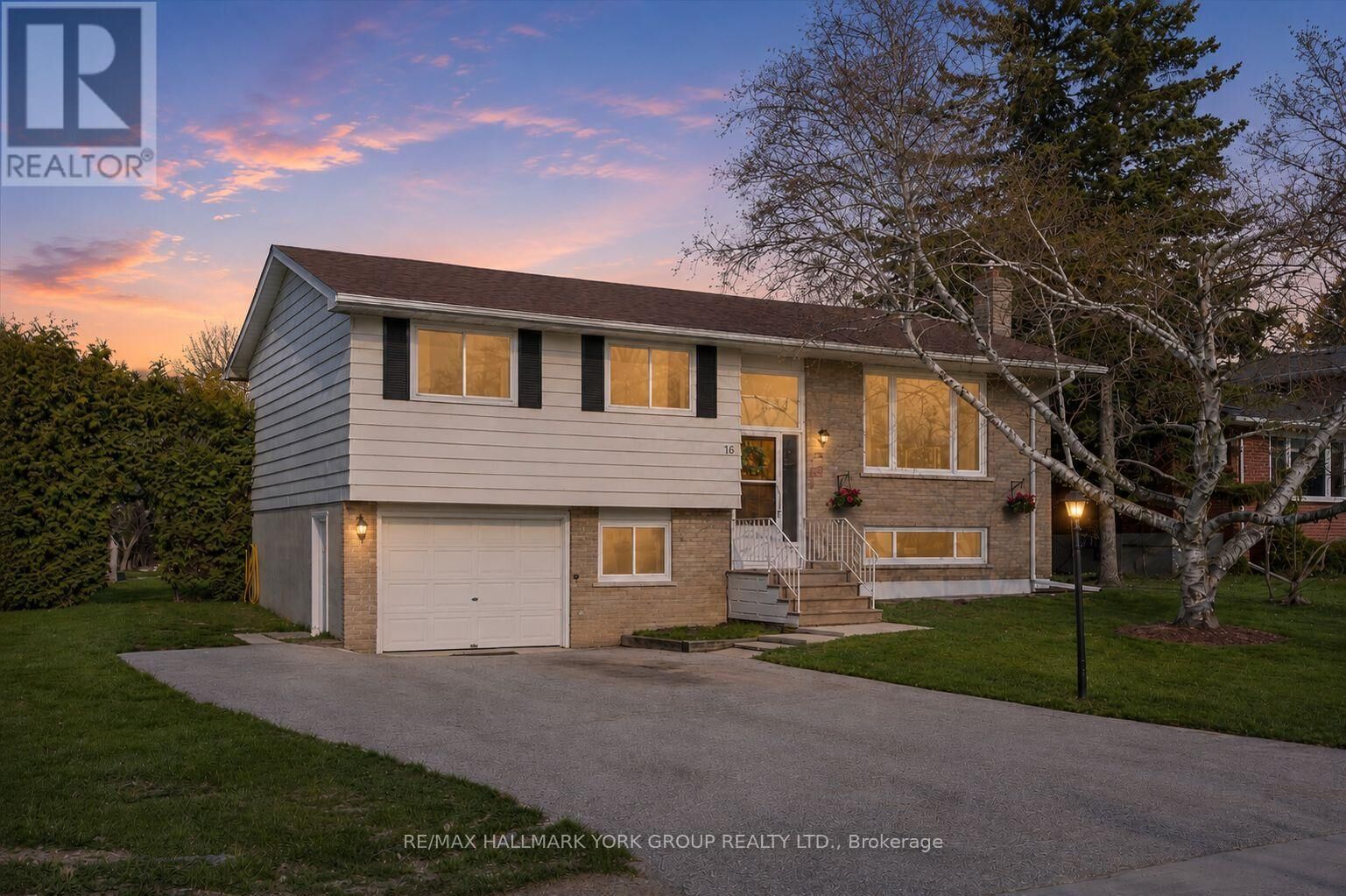 Property Photo:  61 Adelaide Street  ON L0E 1E0 