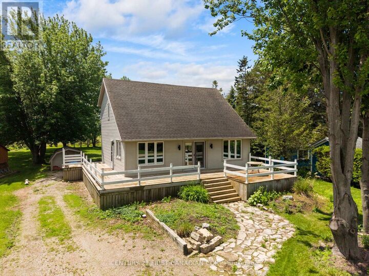 Property Photo: 33943 Sunnyridge Road ON N0M 1N0