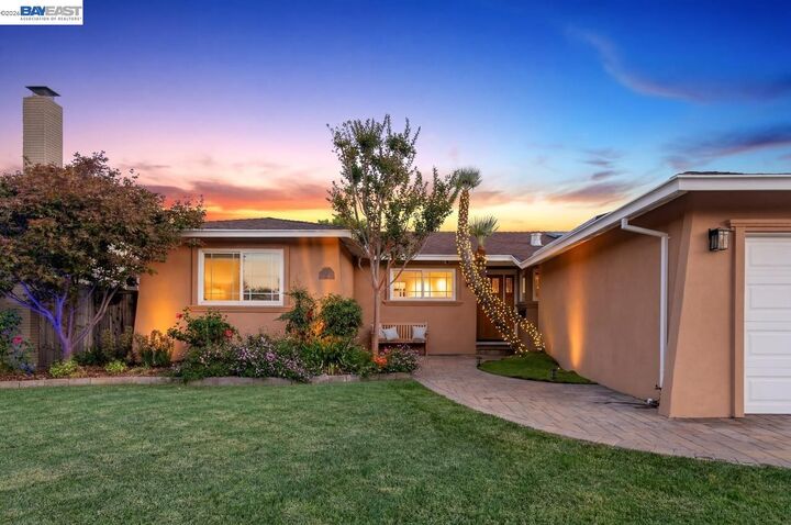 Property Photo: 6252 Robin Ct CA 94588