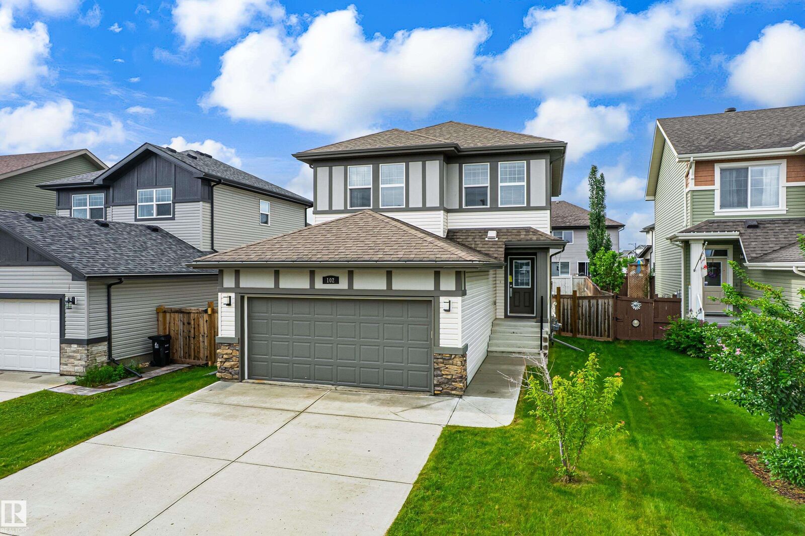 Property Photo:  102 Meadowland Way  AB T7X 0S4 