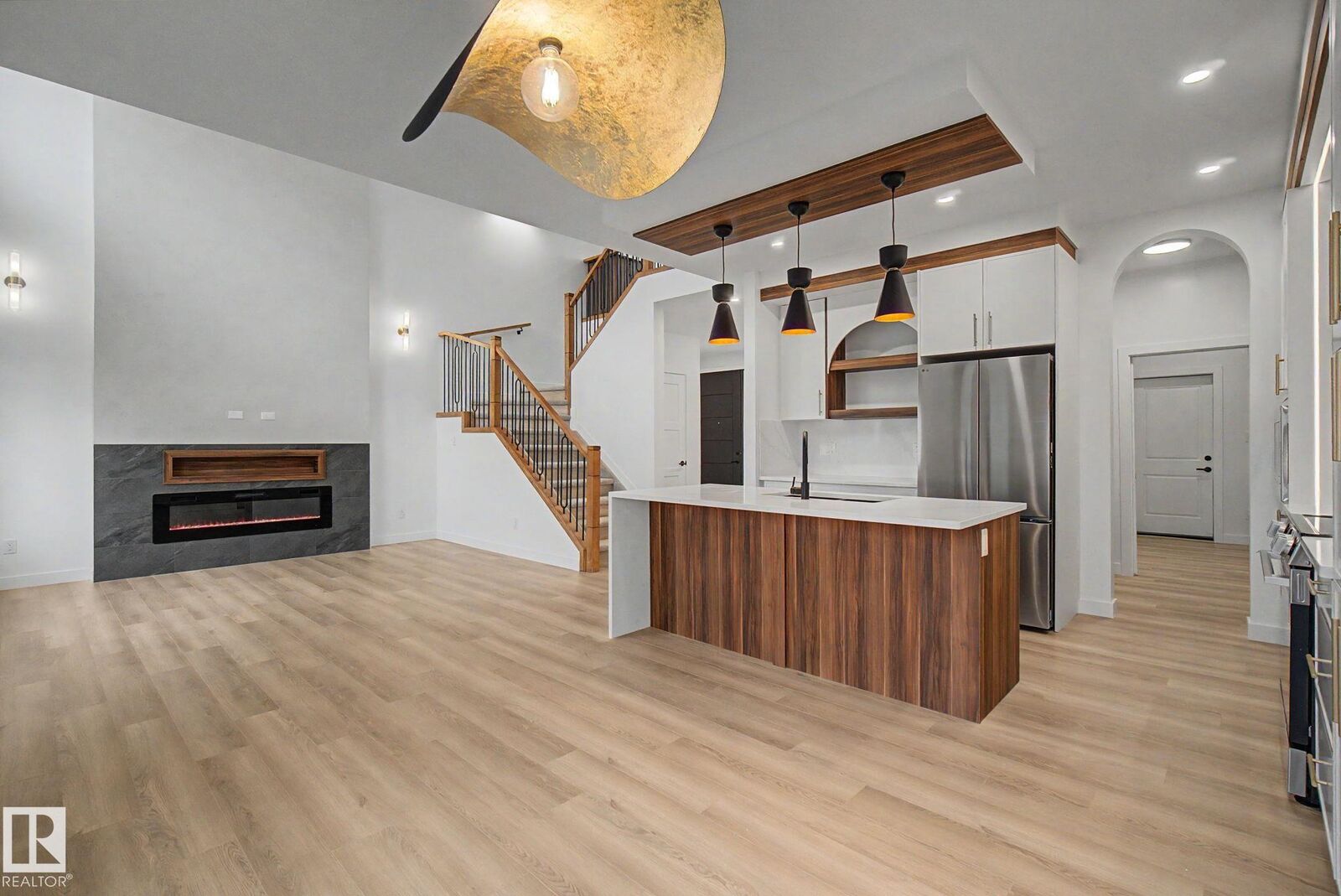 Property Photo:  4 Willow Heights Drive  AB T7Z 2J9 