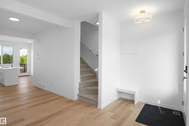 Property Photo:  4348 Kinglet Drive NW  AB T5S 0T1 