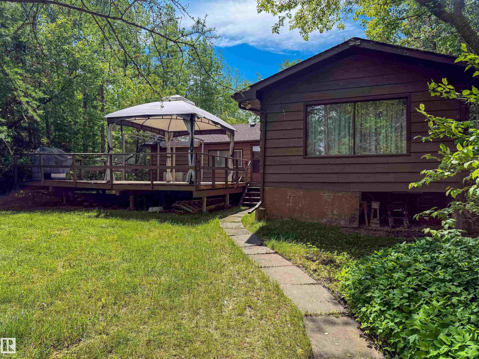 Property Photo: 321 60501 Range Road 120 AB T0A 0C0