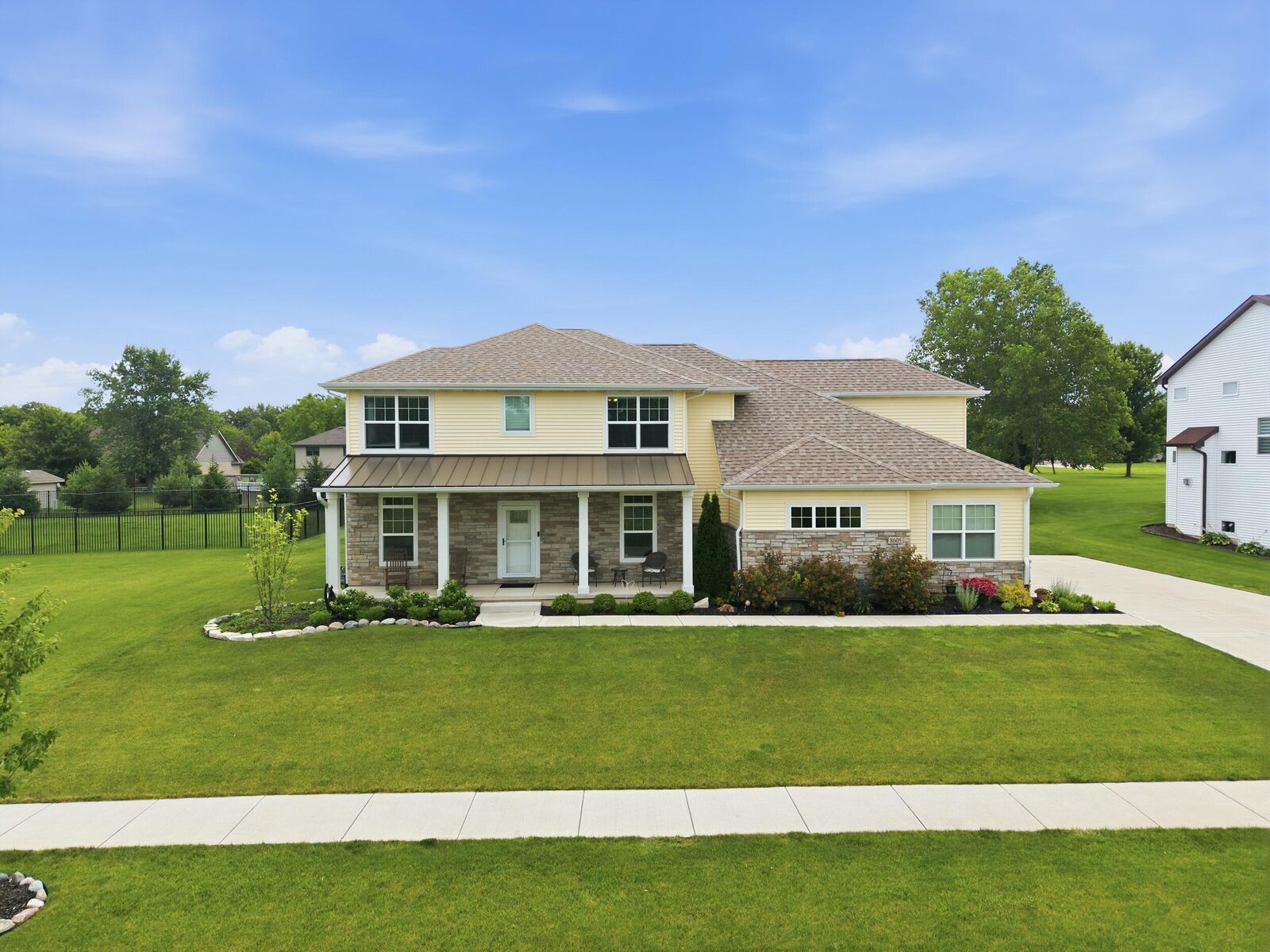 Property Photo:  8605 Manor House Drive  IN 46373 
