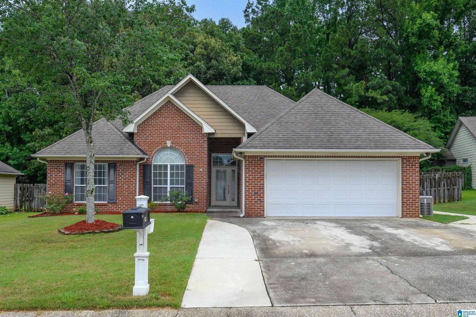 Property Photo:  421 Summerchase Drive  AL 35040 