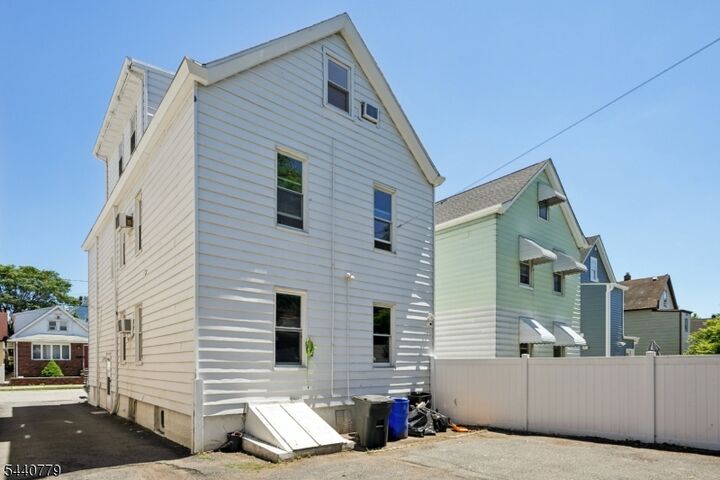 Property Photo:  31 Blakely Pl 2  NJ 07026 