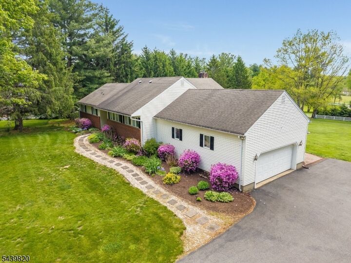 Property Photo:  7 Sunshine Dr  NJ 08867 