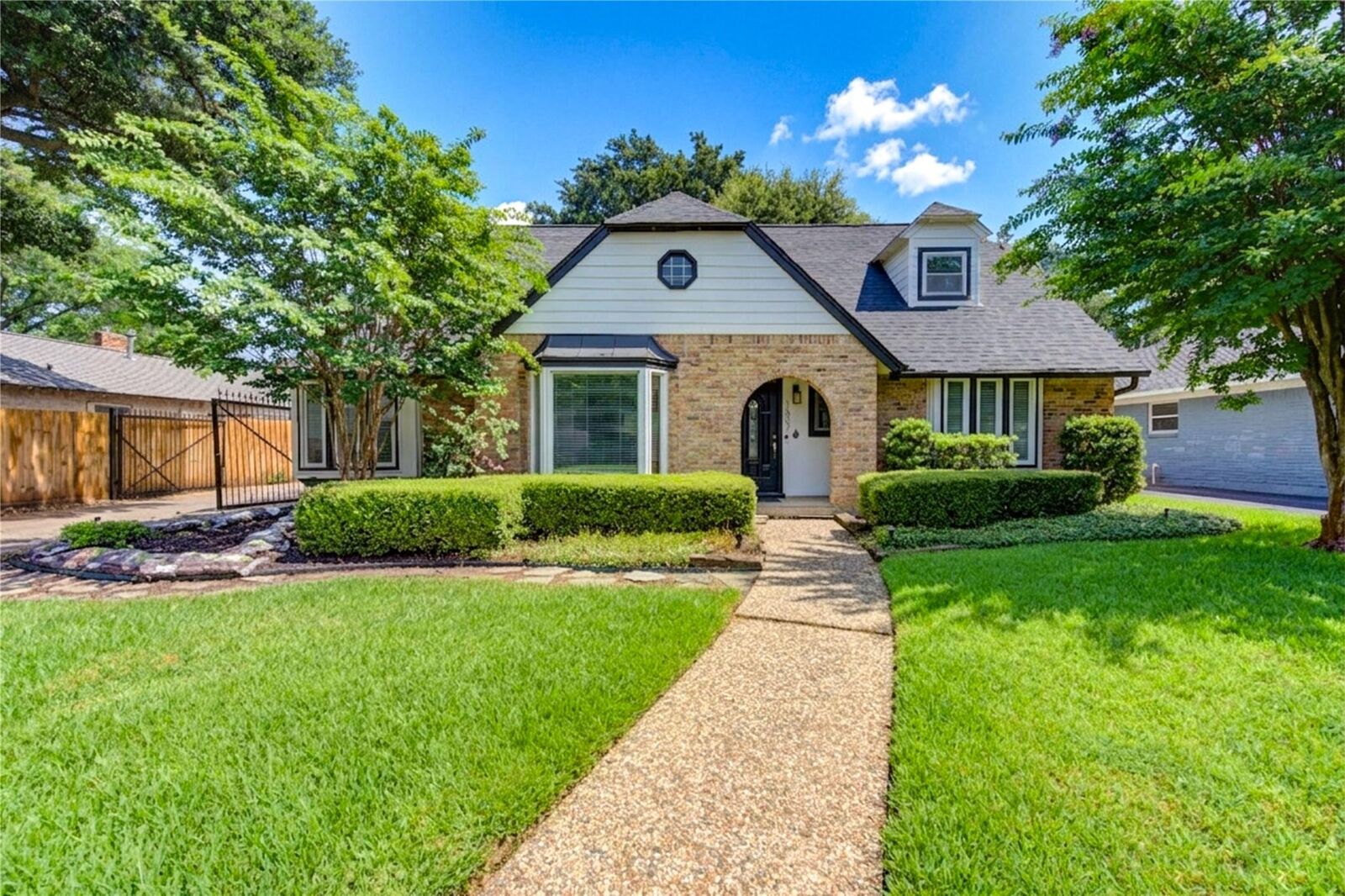 Property Photo: 1507 Ashford Parkway TX 77077