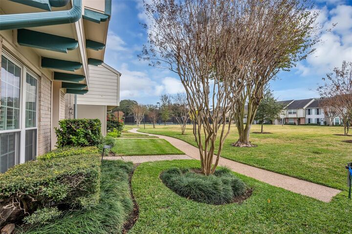 Property Photo:  10355 Longmont Drive  TX 77042 