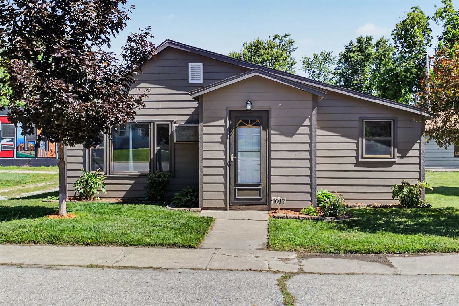 Property Photo: 1017 Giddings Street IA 50134
