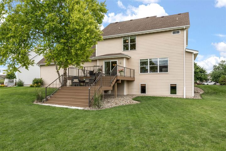 Property Photo:  1104 NW Gabus Circle  IA 50111 
