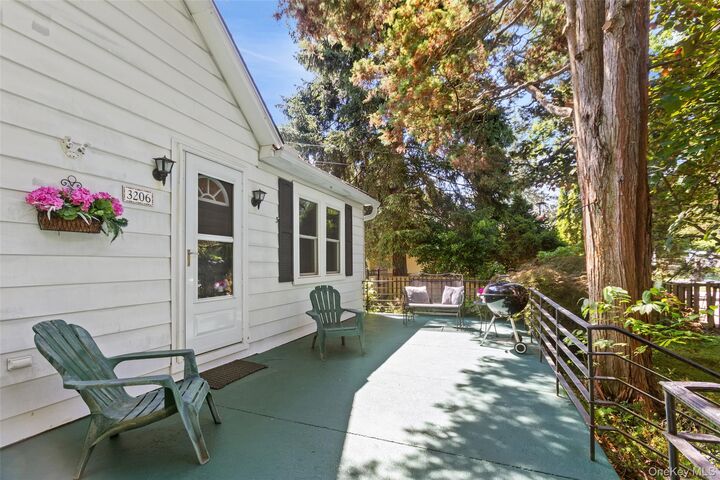 Property Photo: 3206 Hollywood Street NY 10547
