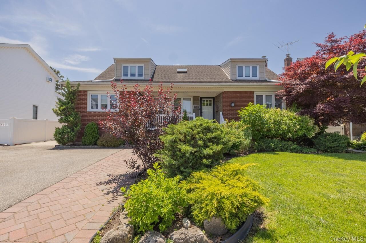 Property Photo: 933 Third Avenue NY 11010