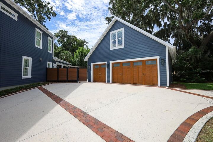 Property Photo:  20 W Crest Avenue  FL 34787 